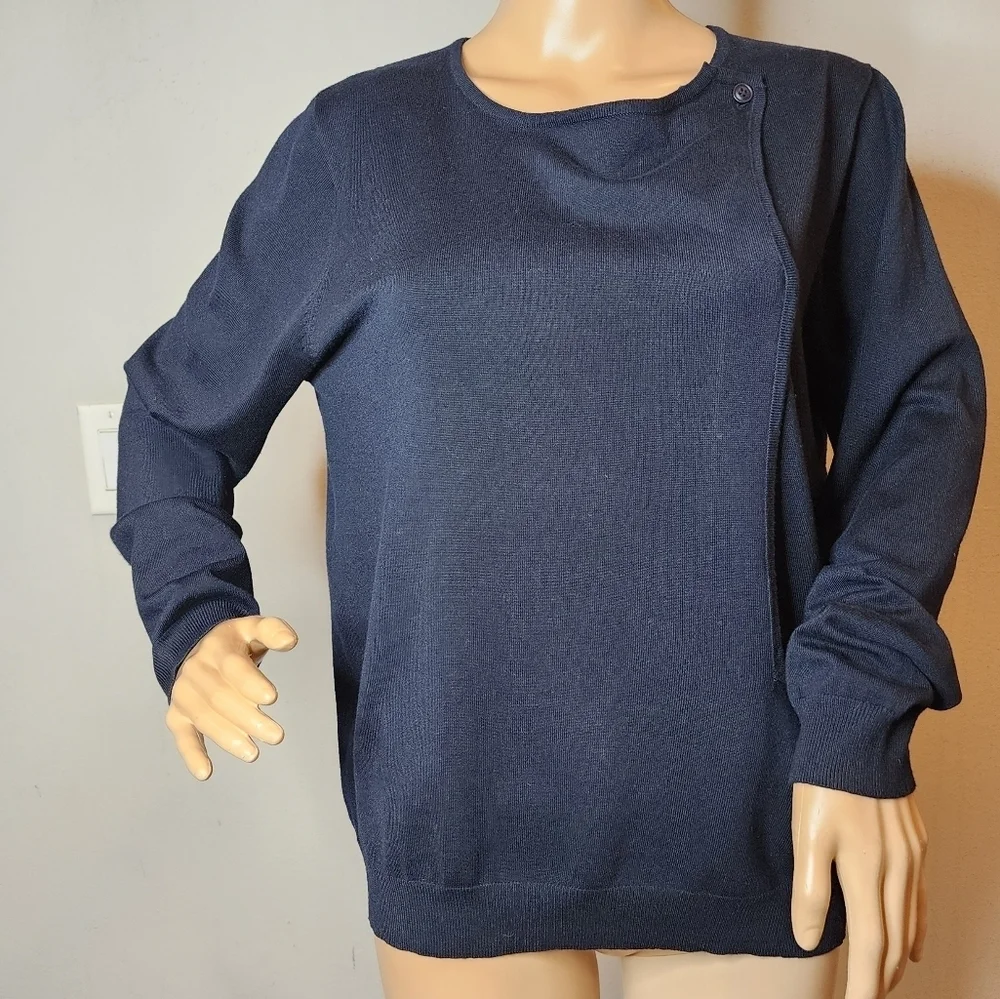 Galeries‎ Lafayette Navy Sweater. One pocket. Size large.